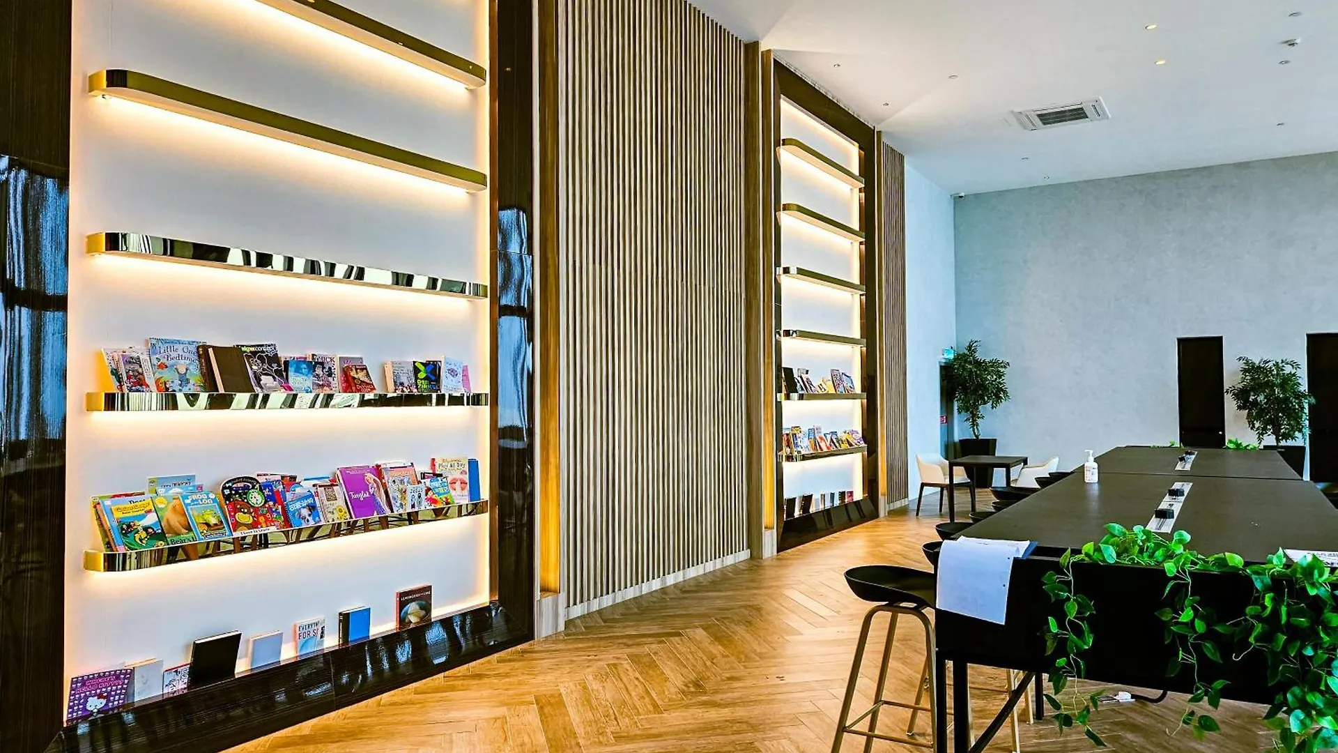 Lägenhet Beacon Executive Suites By Ngn George Town